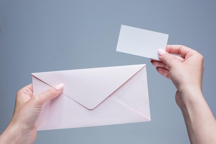 Vantagens do Envelope Plástico com Lacre para Segurança e Proteção de Encomendas